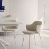 Chaise Yunia beige avec pieds en acier