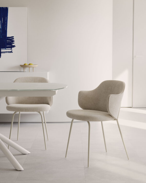 Chaise Yunia beige avec pieds en acier